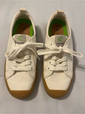 Cariuma OCA Low Off White Canvas Sneakers